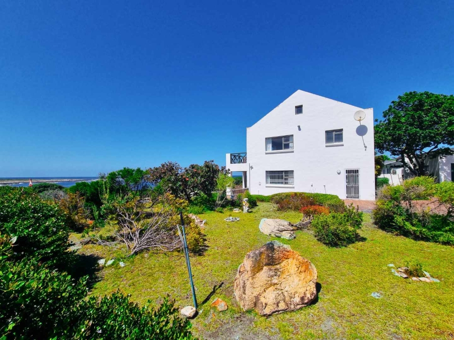 4 Bedroom Property for Sale in Sandbaai Western Cape